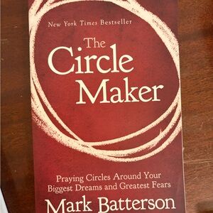 The Circle Maker by Mark Batterson - Red Cover